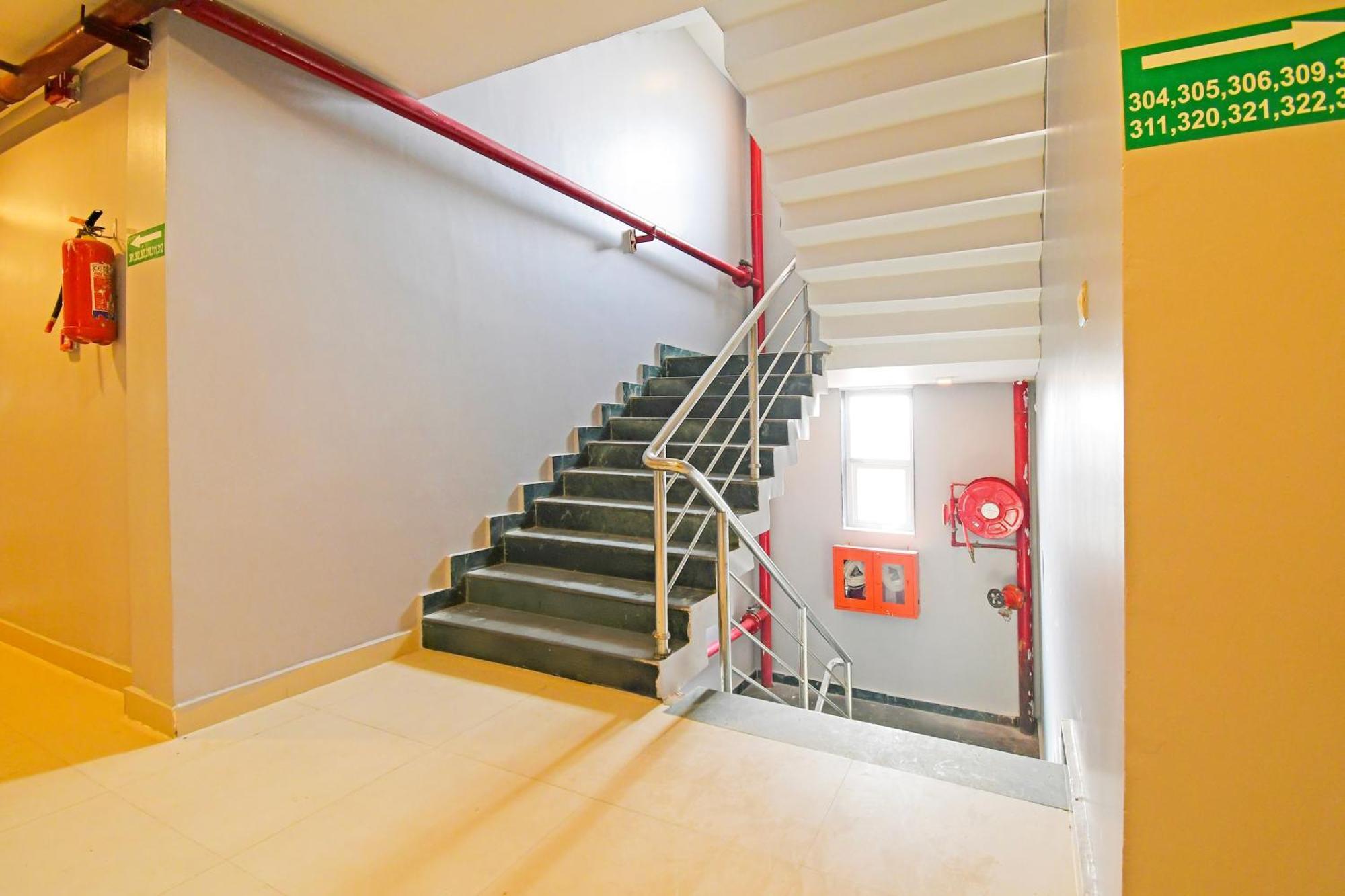 Готель Super Townhouse Mancheswar Industrial Estate Бхубанешвар Екстер'єр фото